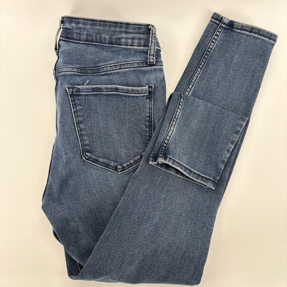 Old Navy Women's Size 8 Short Blue Wash‎ Mid Rise Skinny Jeans